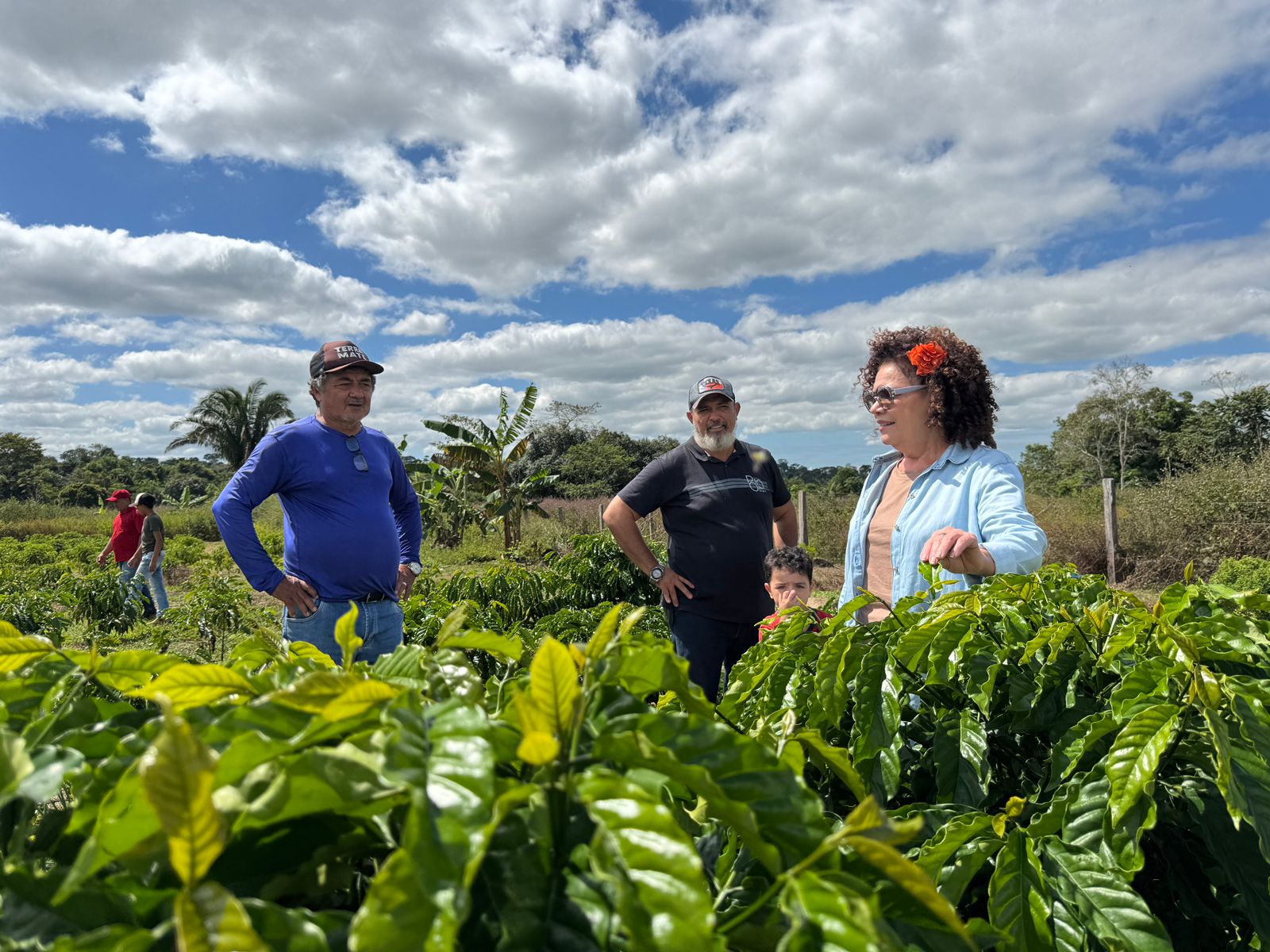 Perpétua visita produtores de café em Senador Guiomard e anuncia ampliação de investimentos na cadeia produtiva